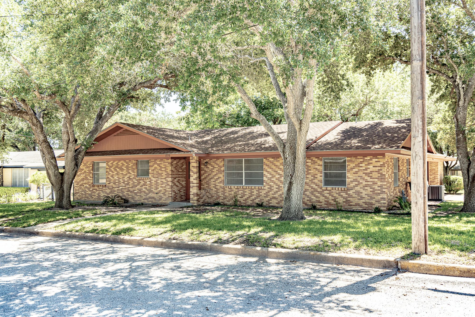 1220 N Ave I, Shiner, TX 77984 — public listing photo 29