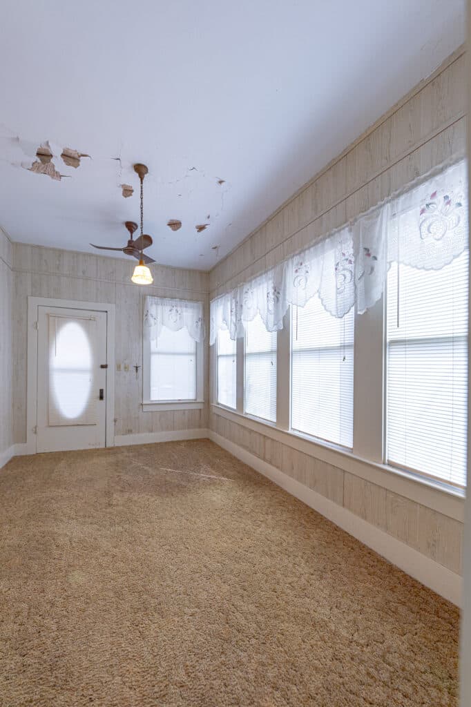 1306 N Ave G, Shiner — public listing photo 17