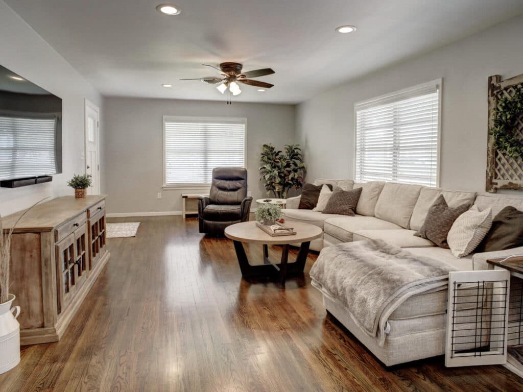 1311 N Ave F Shiner, TX 77984 — public listing photo 5