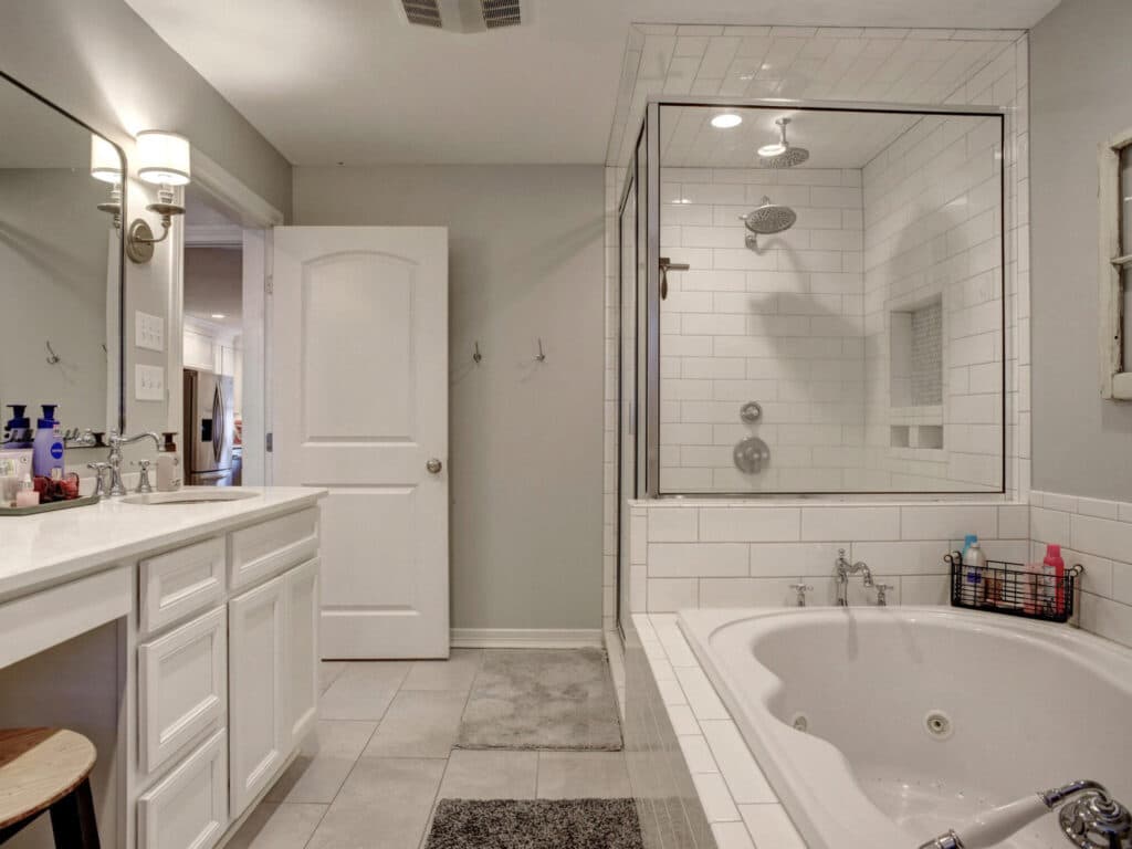 1311 N Ave F Shiner, TX 77984 — public listing photo 22