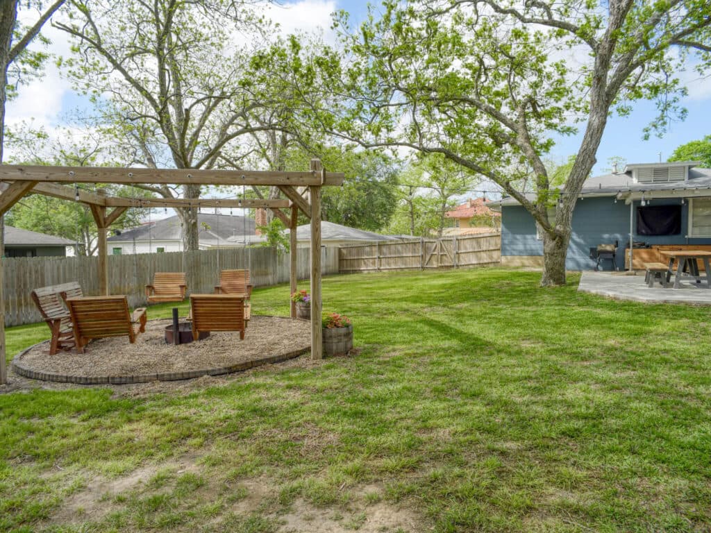 1311 N Ave F Shiner, TX 77984 — public listing photo 36