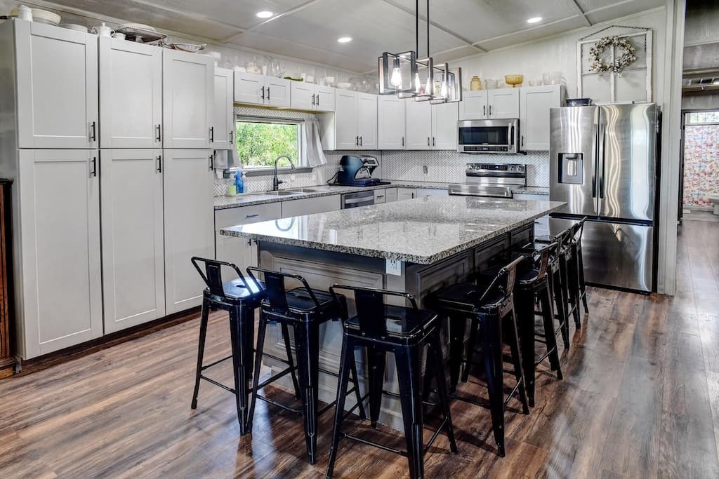 1319 County Road 339, Shiner, TX 77984 — public listing photo 7