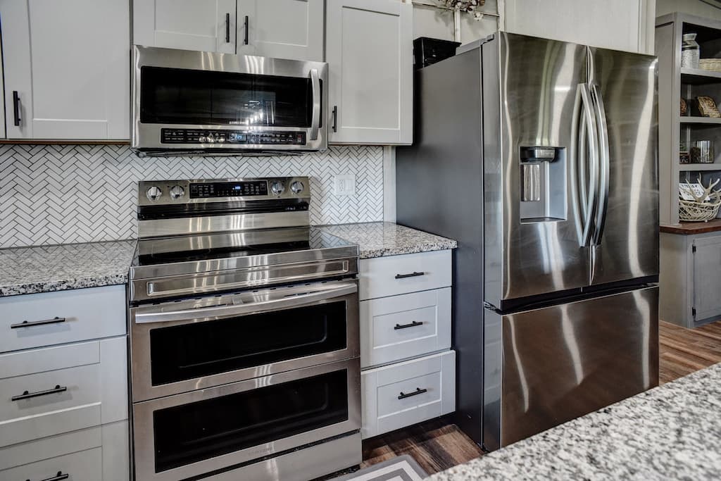 1319 County Road 339, Shiner, TX 77984 — public listing photo 9