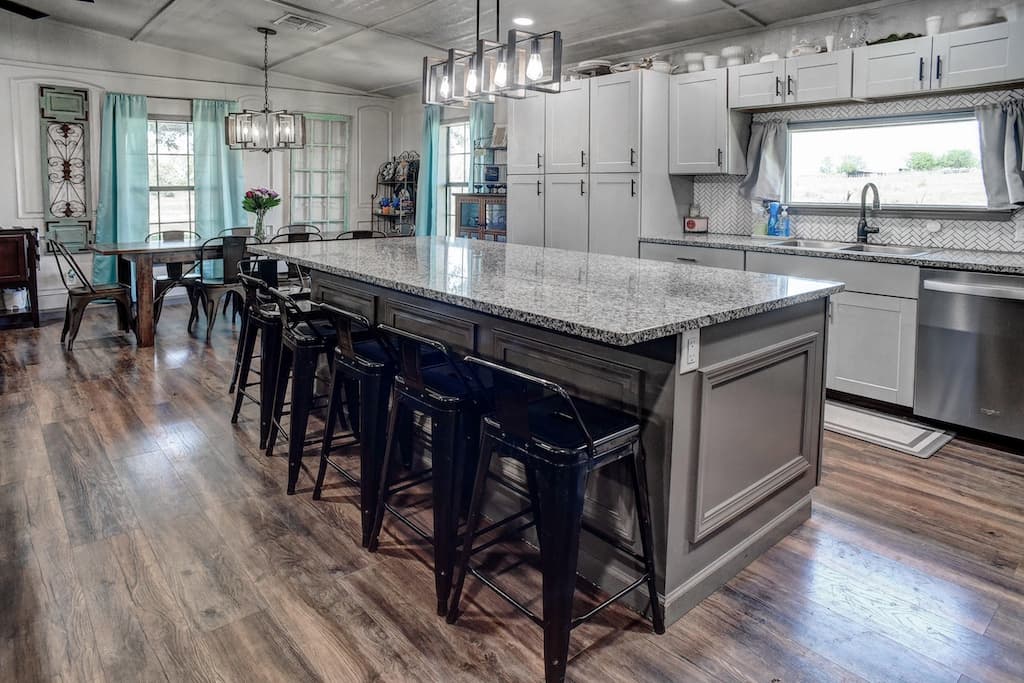 1319 County Road 339, Shiner, TX 77984 — public listing photo 11
