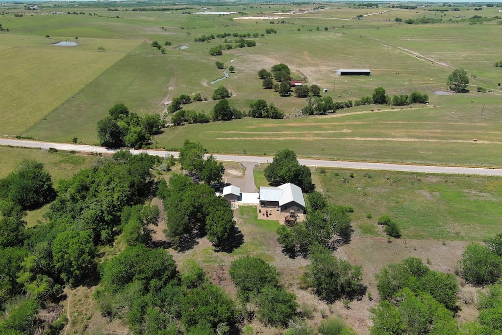 1319 County Road 339, Shiner, TX 77984 — public listing photo 12