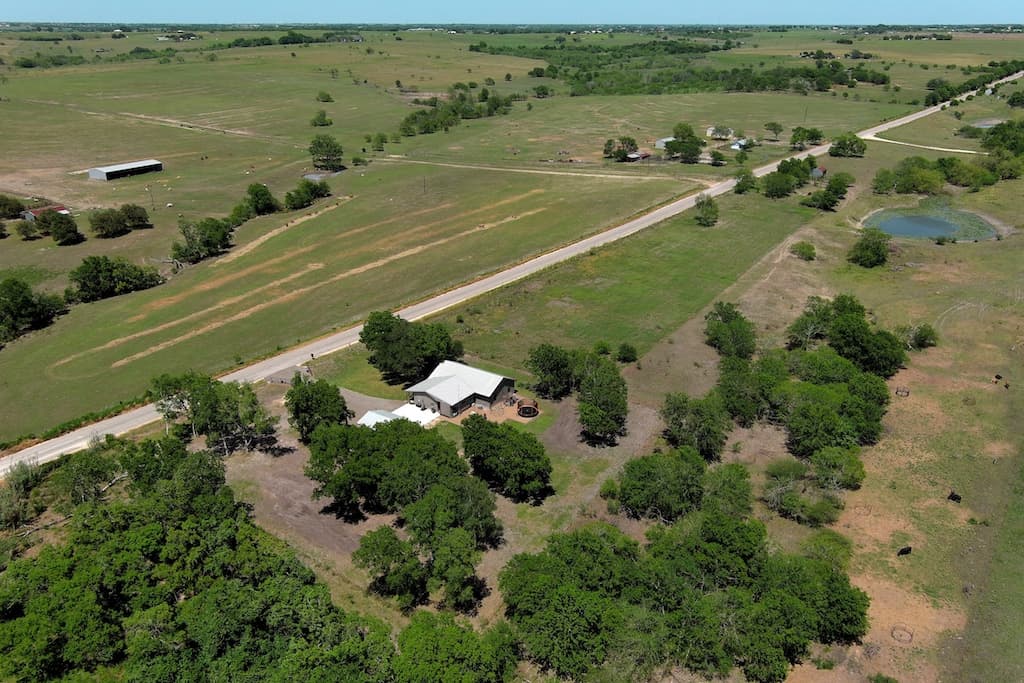 1319 County Road 339, Shiner, TX 77984 — public listing photo 15