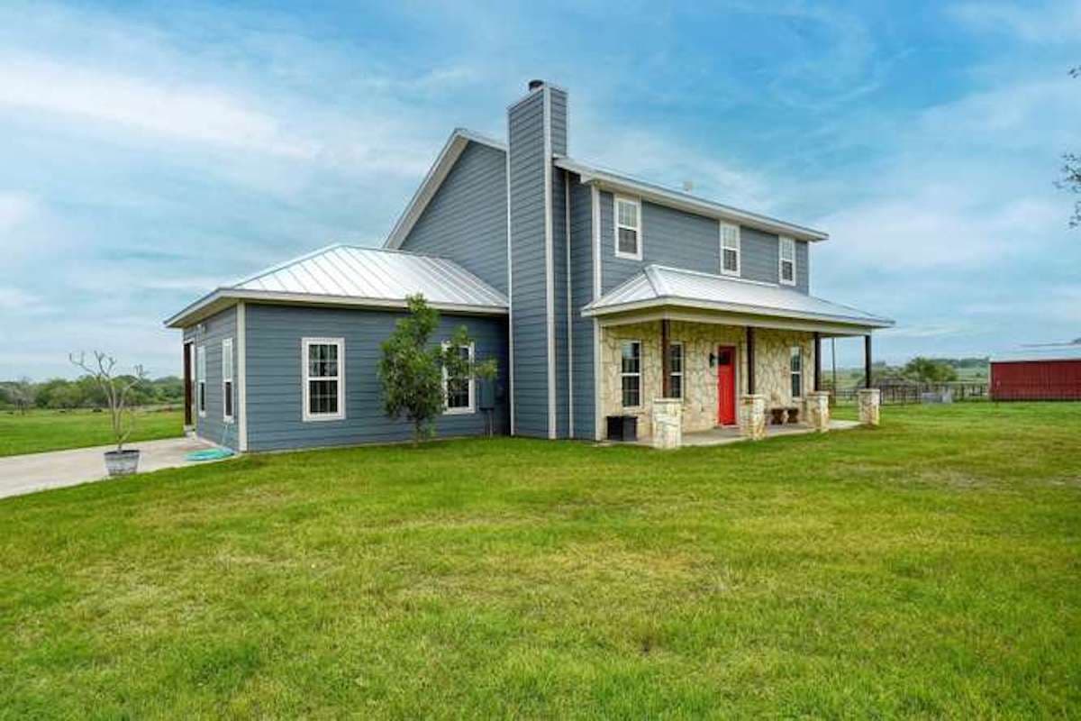 1345 E. Old Hallettsville Rd., Flatonia, TX — public listing photo 5