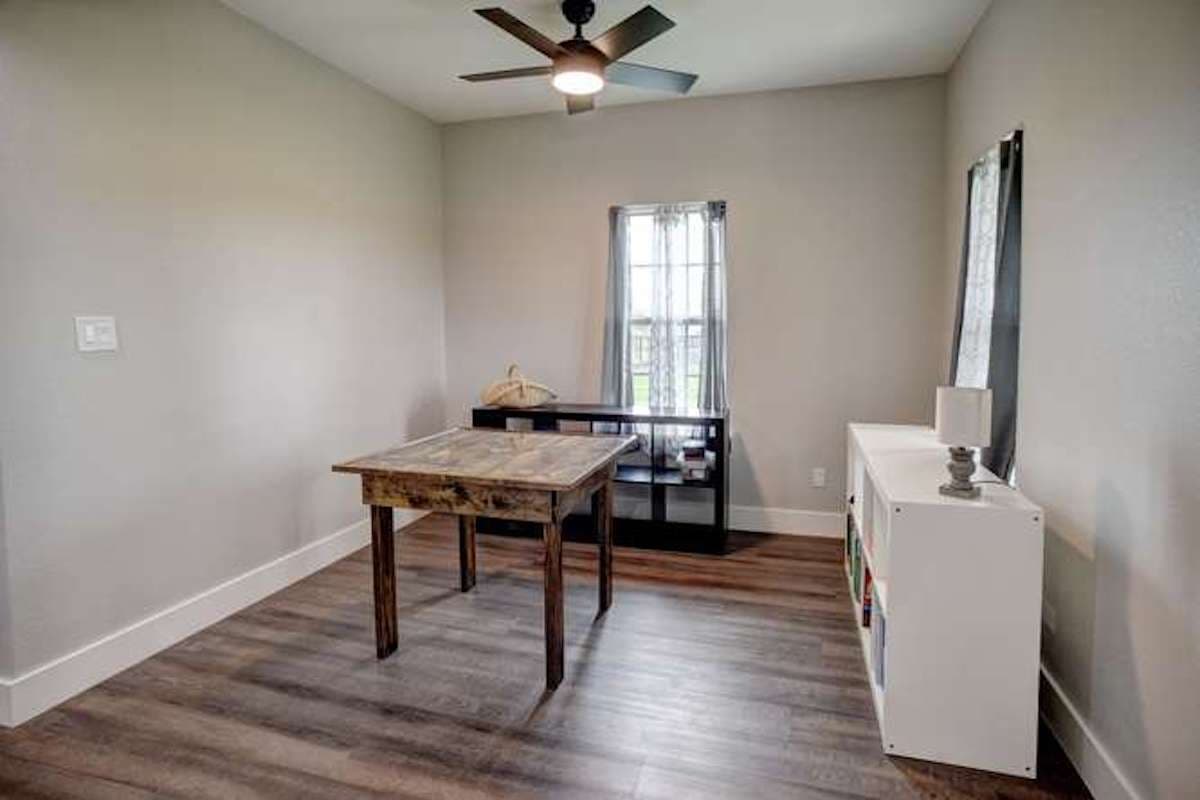 1345 E. Old Hallettsville Rd., Flatonia, TX — public listing photo 8