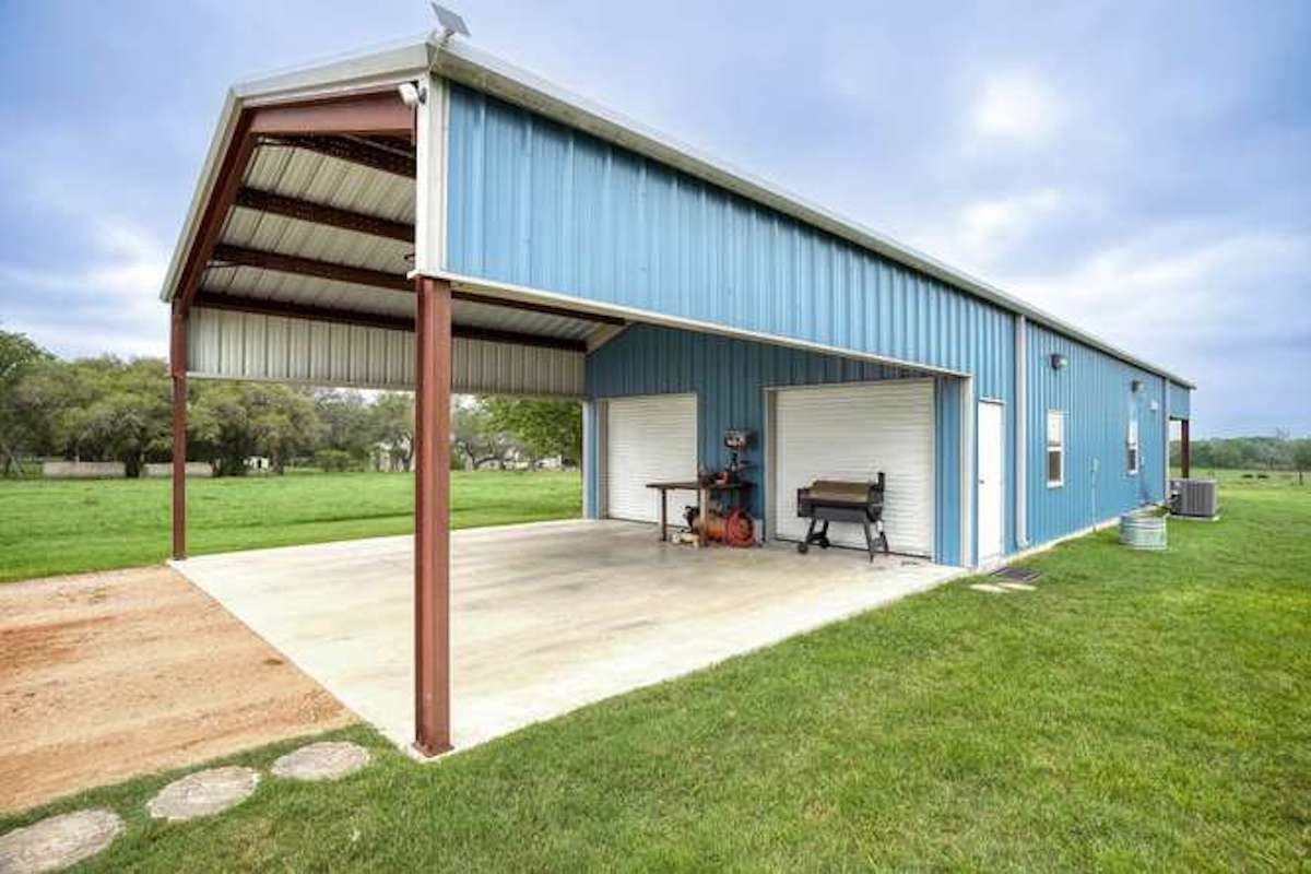 1345 E. Old Hallettsville Rd., Flatonia, TX — public listing photo 28