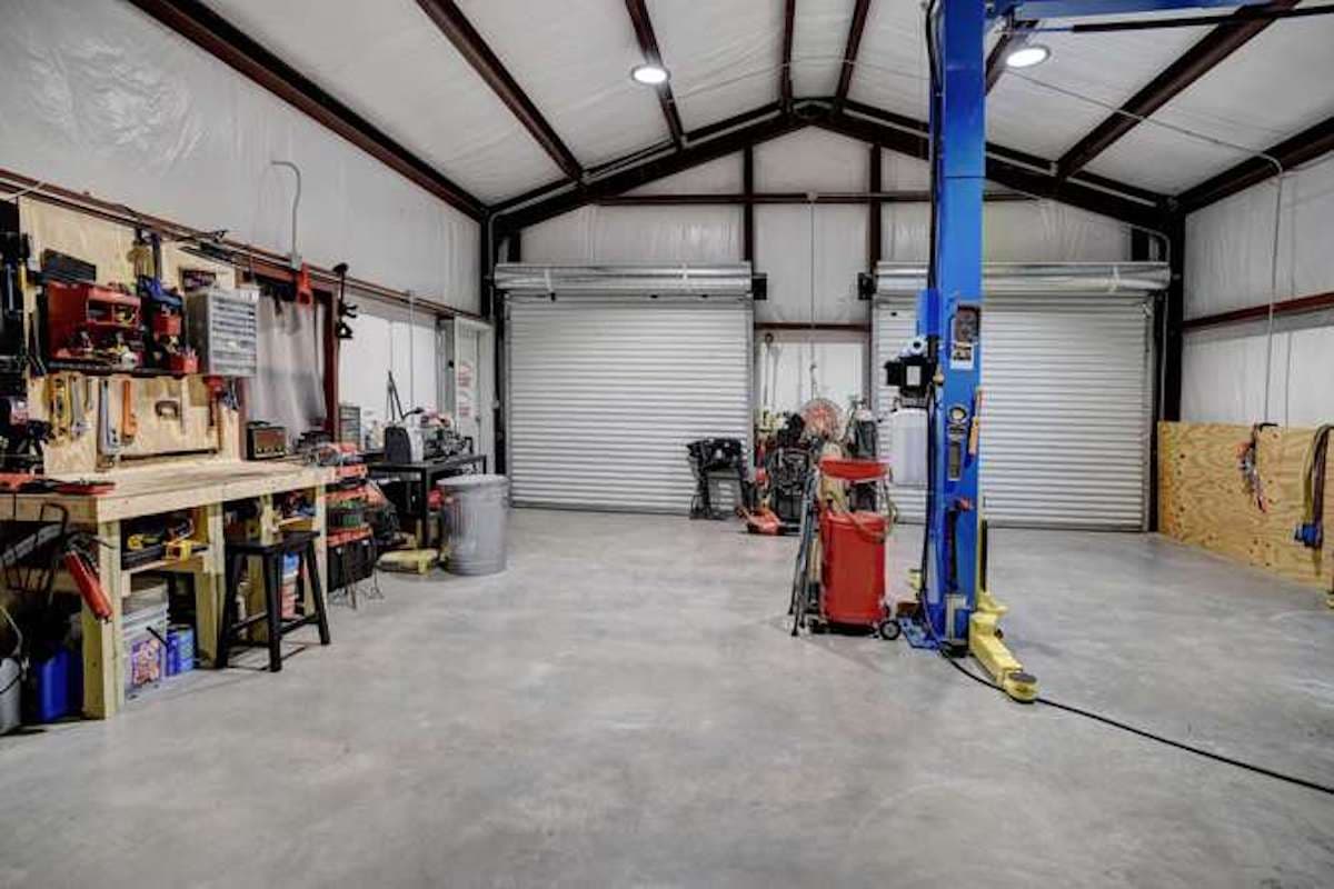 1345 E. Old Hallettsville Rd., Flatonia, TX — public listing photo 29