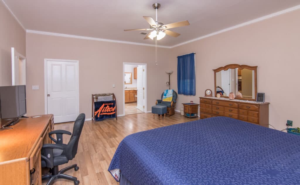 13634 FM 340, Shiner TX 77984 — public listing photo 22