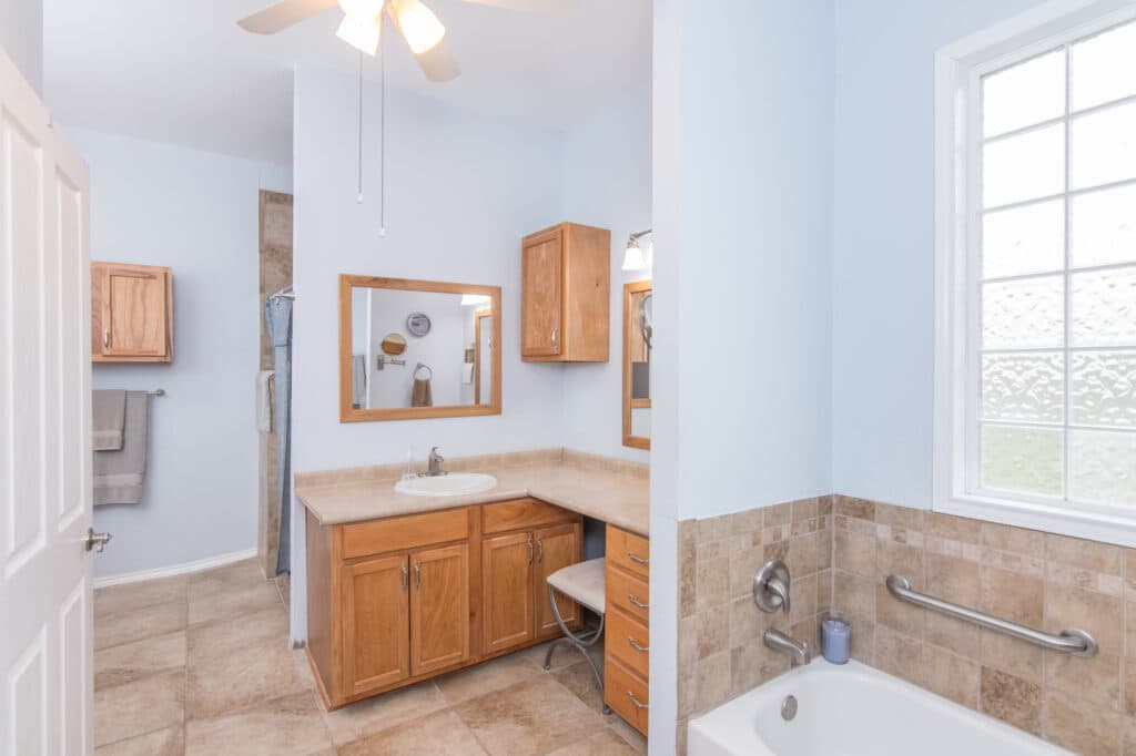 13634 FM 340, Shiner TX 77984 — public listing photo 23