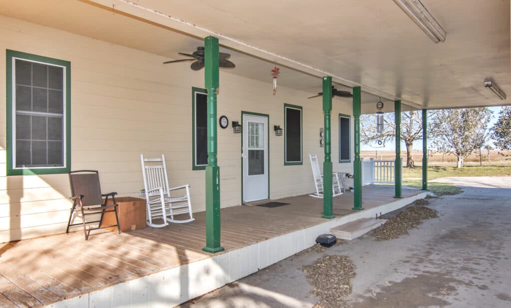 13634 FM 340, Shiner TX 77984 — public listing photo 33