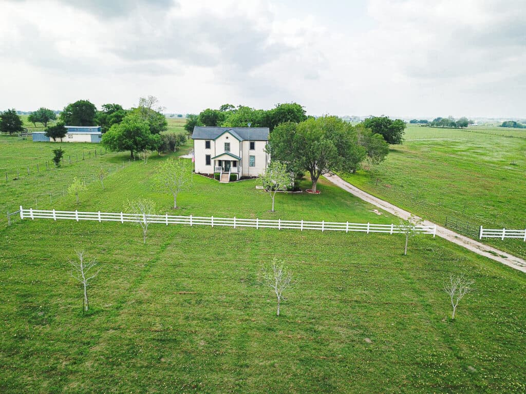 13634 FM 340, Shiner TX 77984 — public listing photo 39