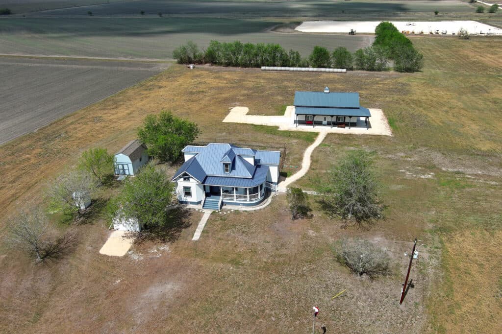 1370 County Road 353, Shiner — public listing photo 6