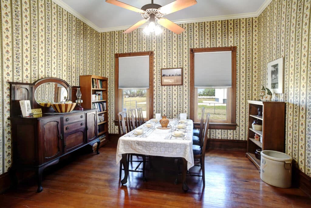 1370 County Road 353, Shiner — public listing photo 12