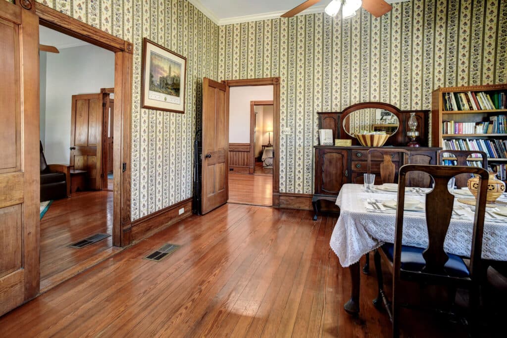 1370 County Road 353, Shiner — public listing photo 14