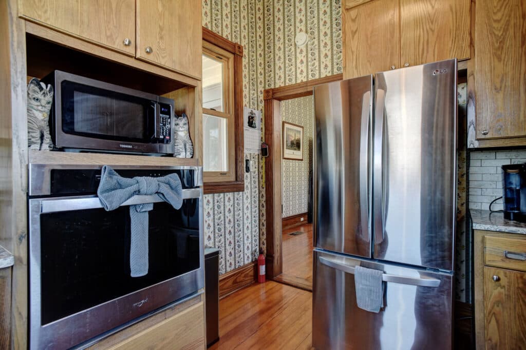 1370 County Road 353, Shiner — public listing photo 18