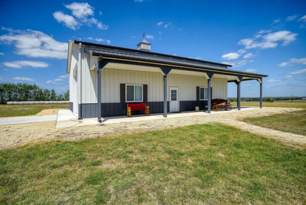 1370 County Road 353, Shiner — public listing photo 37