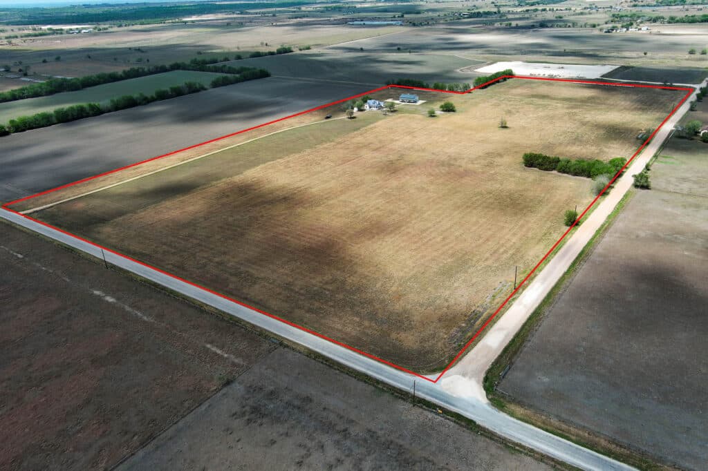 1370 County Road 353, Shiner — public listing photo 42