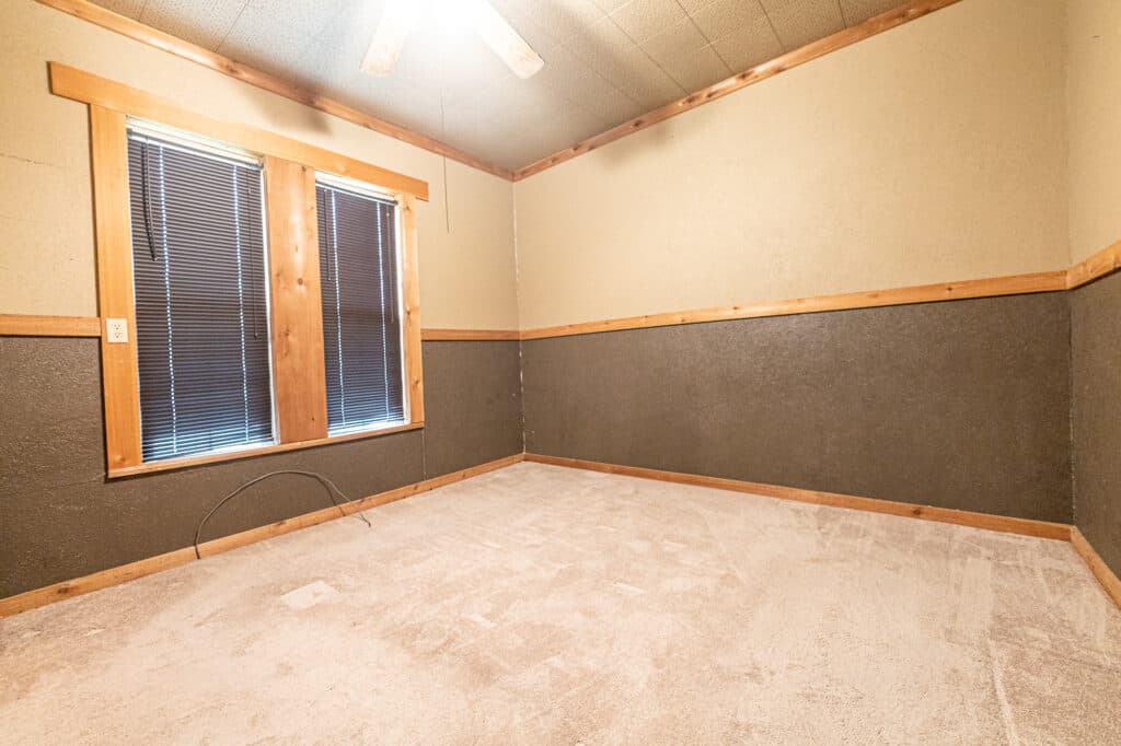 1404 N Ave B, Shiner — public listing photo 10