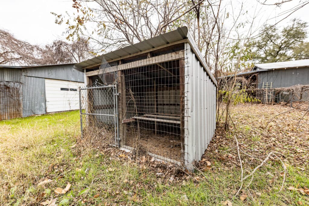 1404 N Ave B, Shiner — public listing photo 14