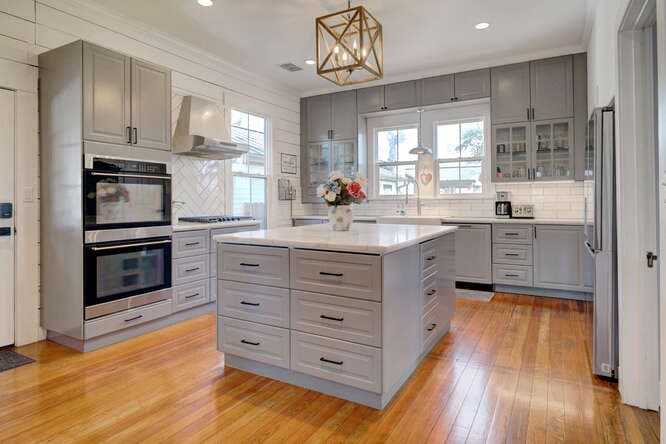 1415 Avenue E — public listing photo 9