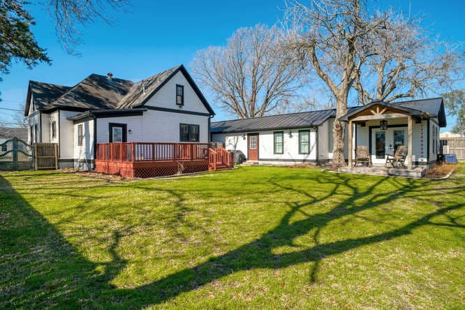 1415 Avenue E — public listing photo 40