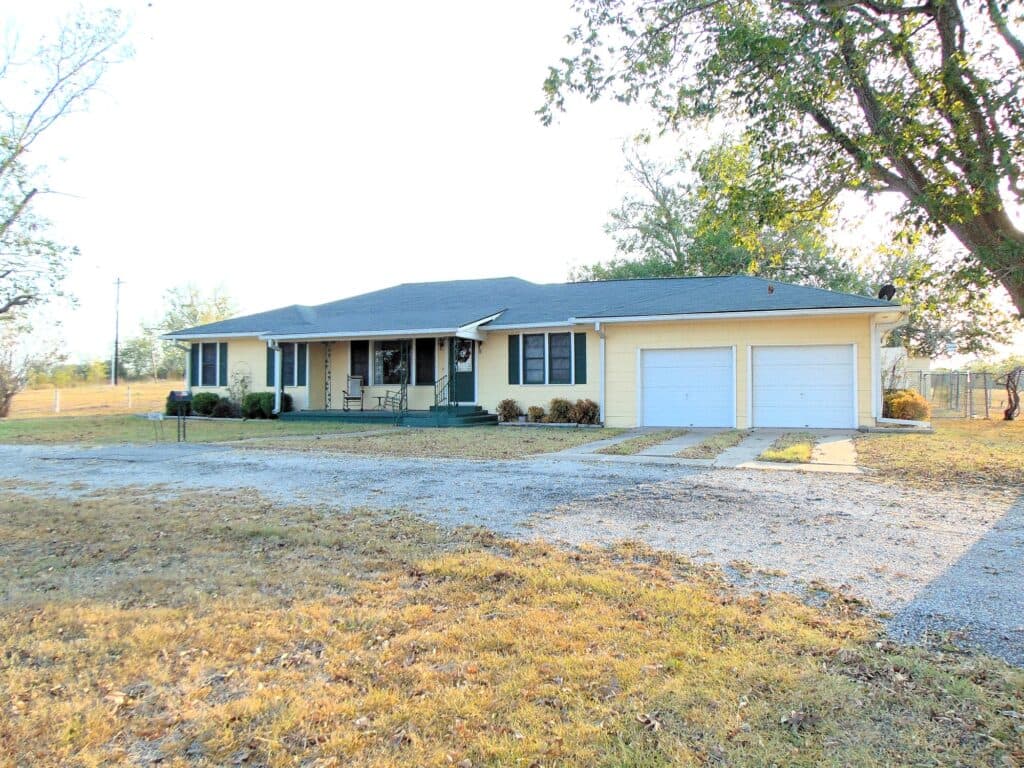 1462 State Hwy 95 S, Shiner — public listing photo 10