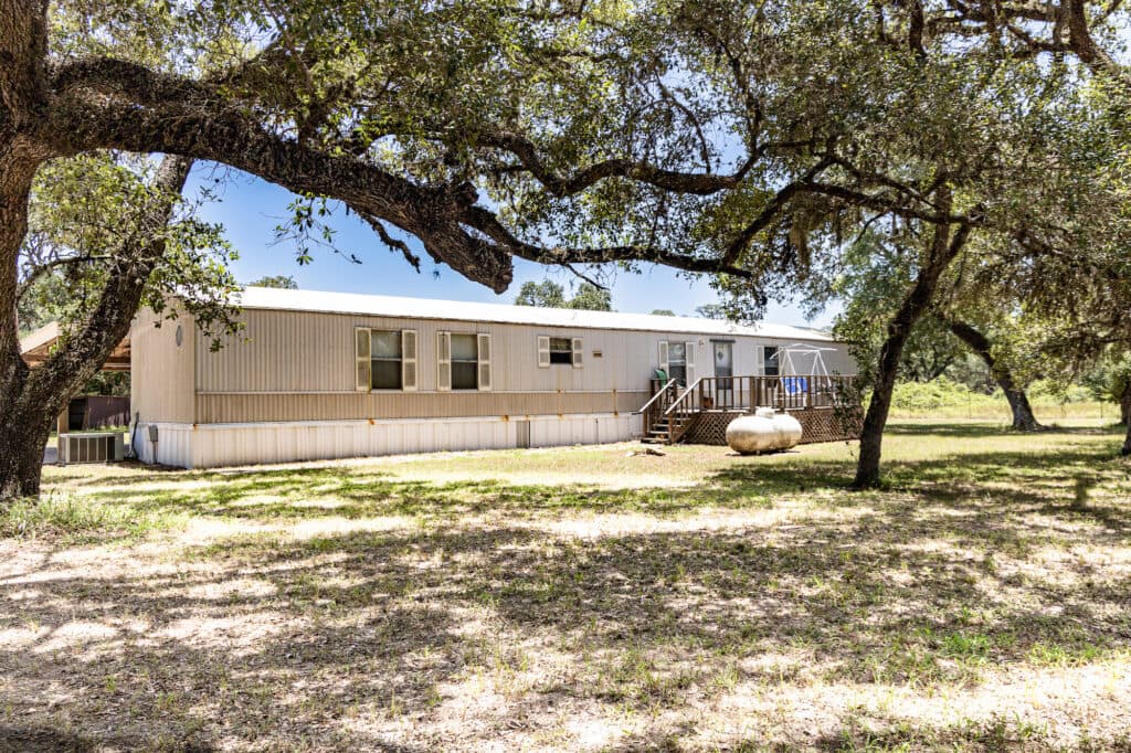 14751 FM 530, Hallettsville TX 77964 — public listing photo 2