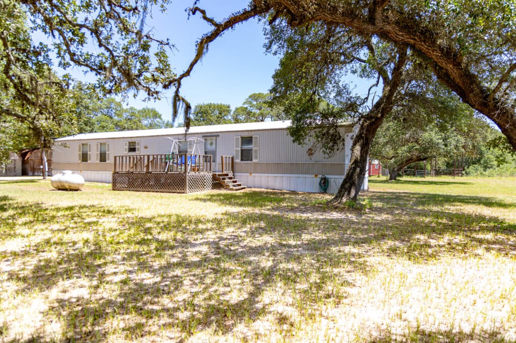 14751 FM 530, Hallettsville TX 77964 — public listing photo 3