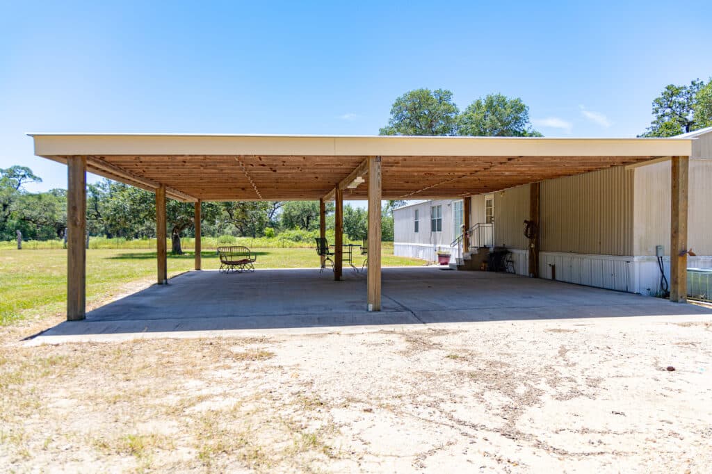14751 FM 530, Hallettsville TX 77964 — public listing photo 4