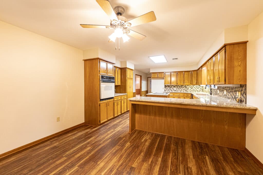 1709 Cody Dr., Shiner — public listing photo 6