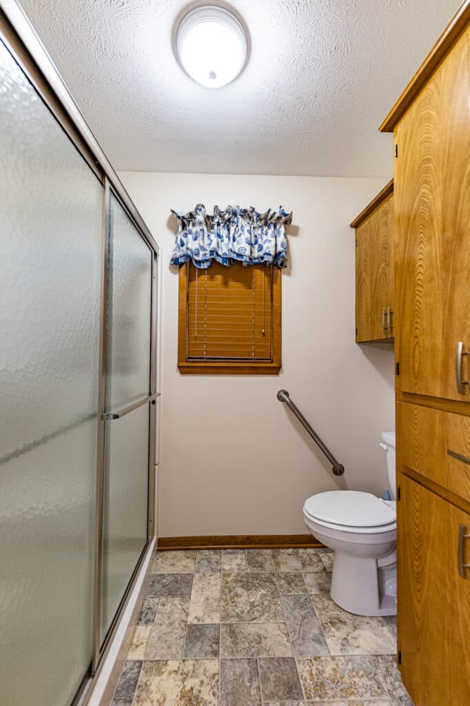 1709 Cody Dr., Shiner — public listing photo 11