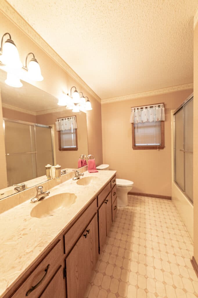1709 Cody Dr., Shiner — public listing photo 18