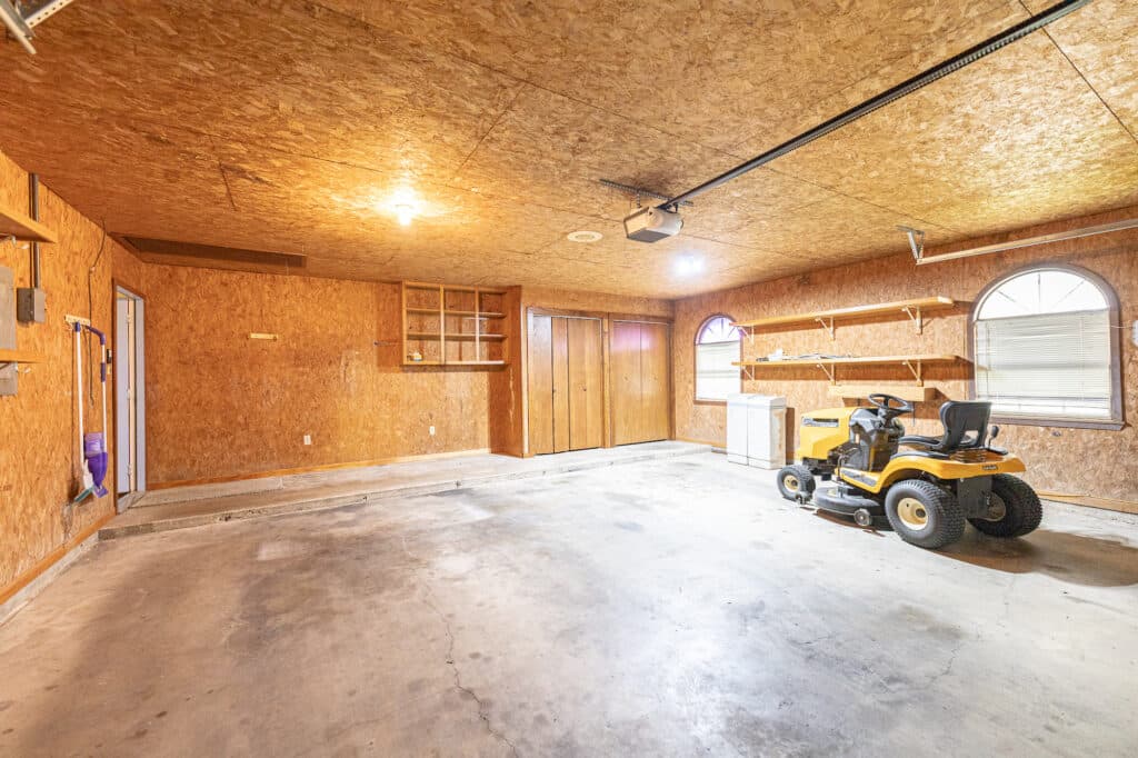 1709 Cody Dr., Shiner — public listing photo 21