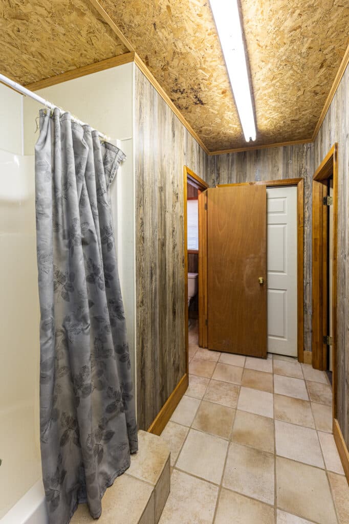 1709 Cody Dr., Shiner — public listing photo 28