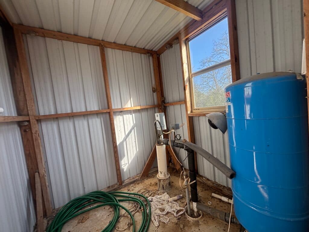 1873 CR 136A, Hallettsville, TX 77964 — public listing photo 8