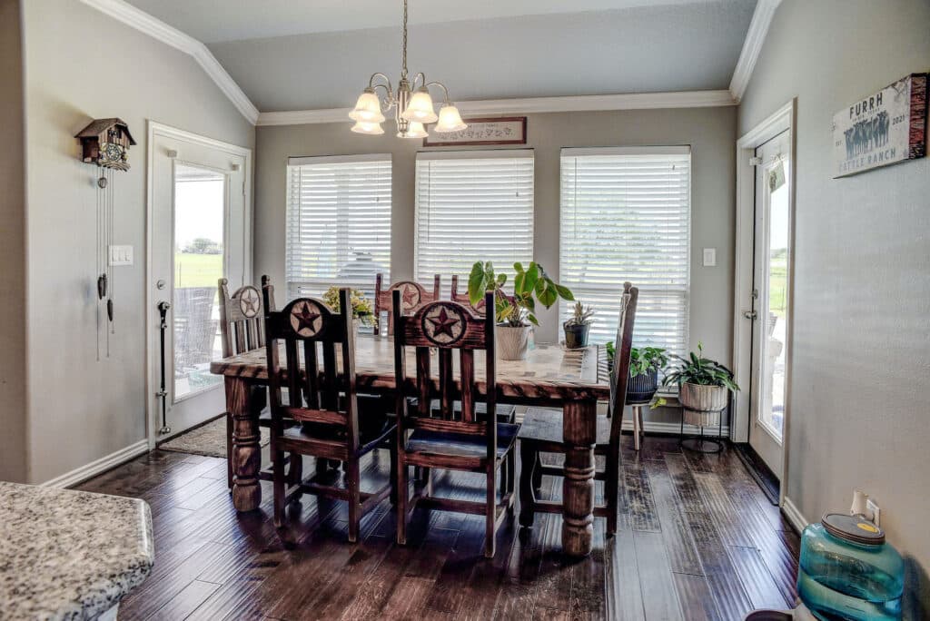1940 CR 335, Shiner Tx 77984 — public listing photo 11