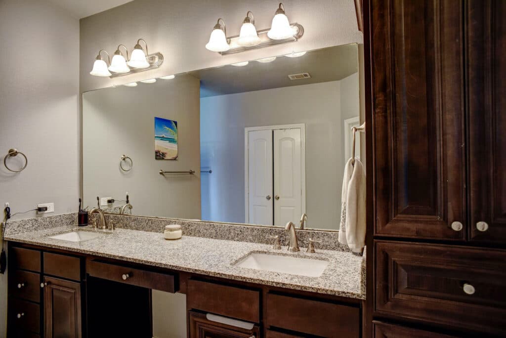 1940 CR 335, Shiner Tx 77984 — public listing photo 14
