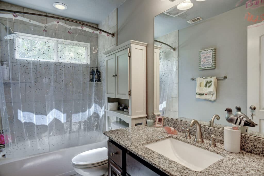 1940 CR 335, Shiner Tx 77984 — public listing photo 16