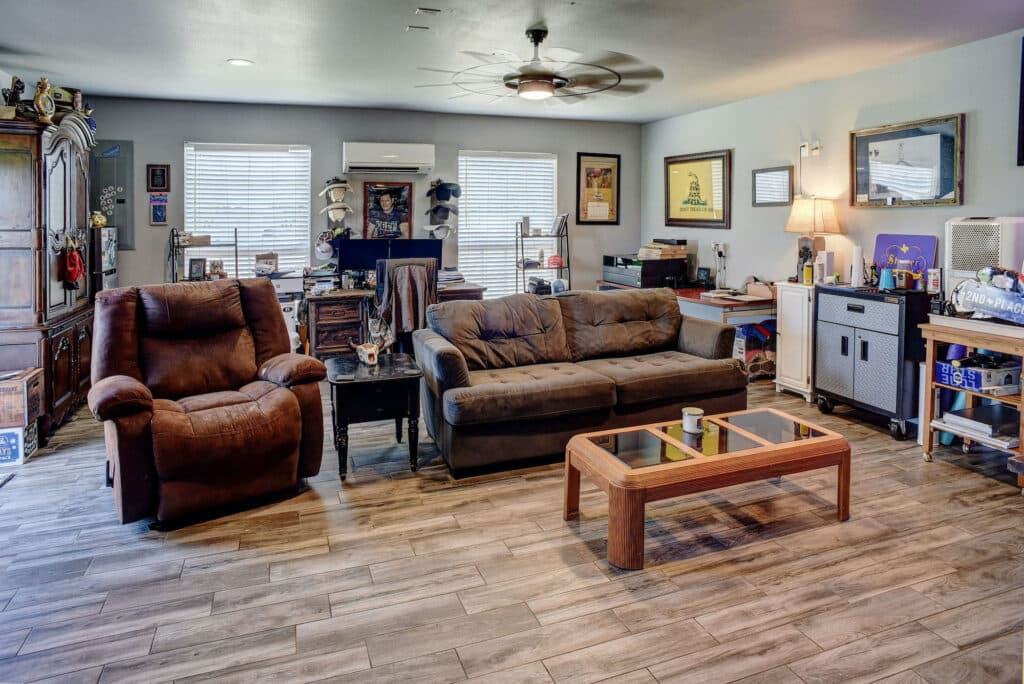 1940 CR 335, Shiner Tx 77984 — public listing photo 18