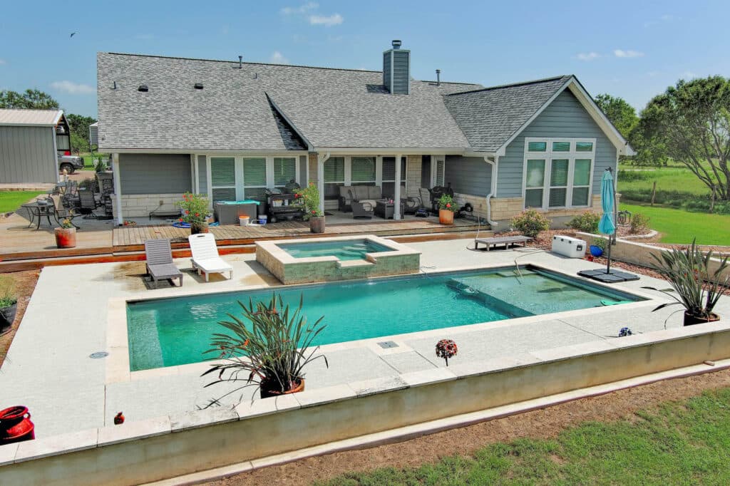 1940 CR 335, Shiner Tx 77984 — public listing photo 21