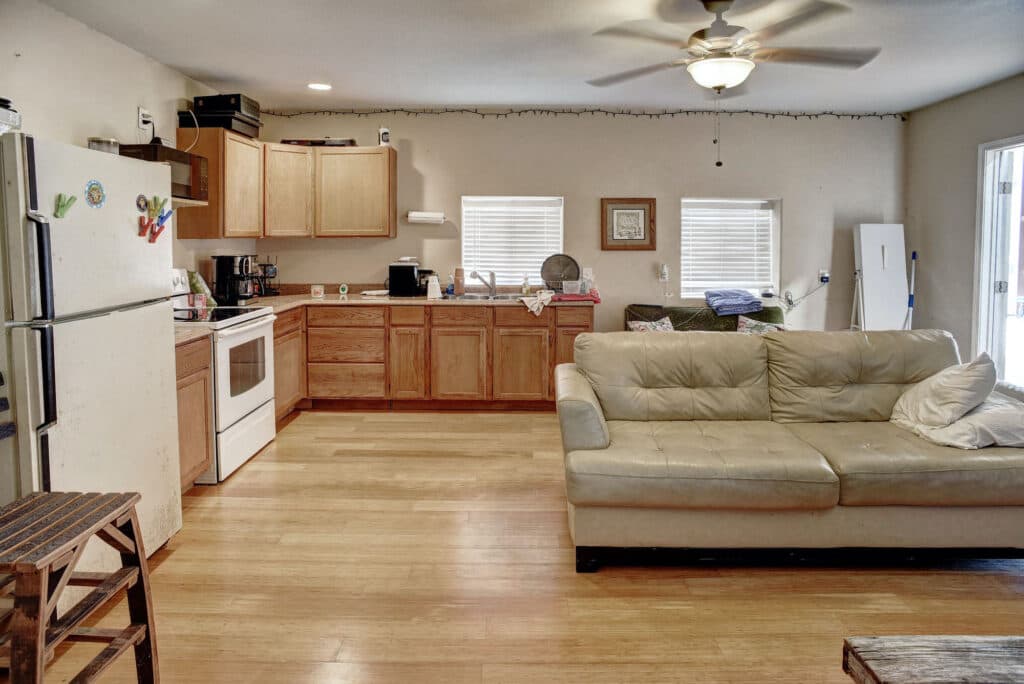 1940 CR 335, Shiner Tx 77984 — public listing photo 31