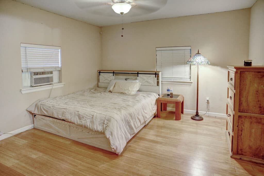 1940 CR 335, Shiner Tx 77984 — public listing photo 32
