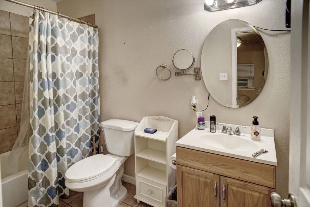 1940 CR 335, Shiner Tx 77984 — public listing photo 33