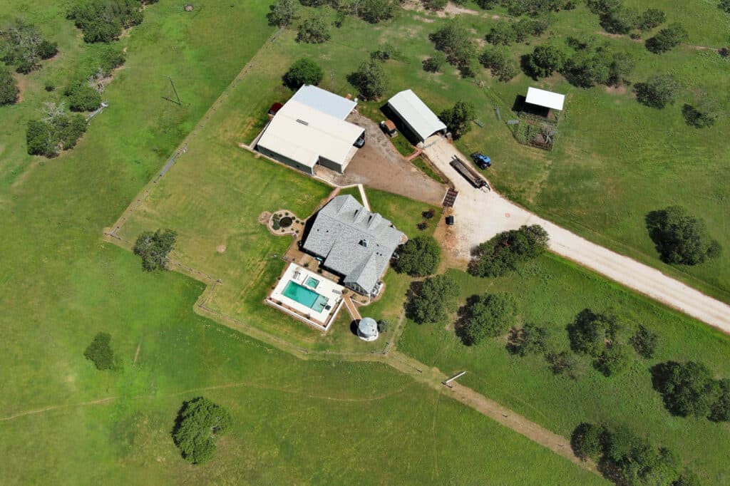 1940 CR 335, Shiner Tx 77984 — public listing photo 38