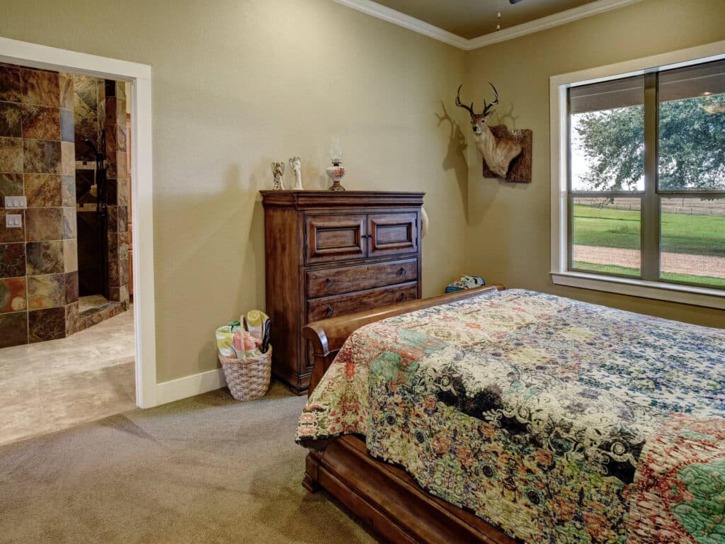 198 CR 310, Yoakum TX — public listing photo 4