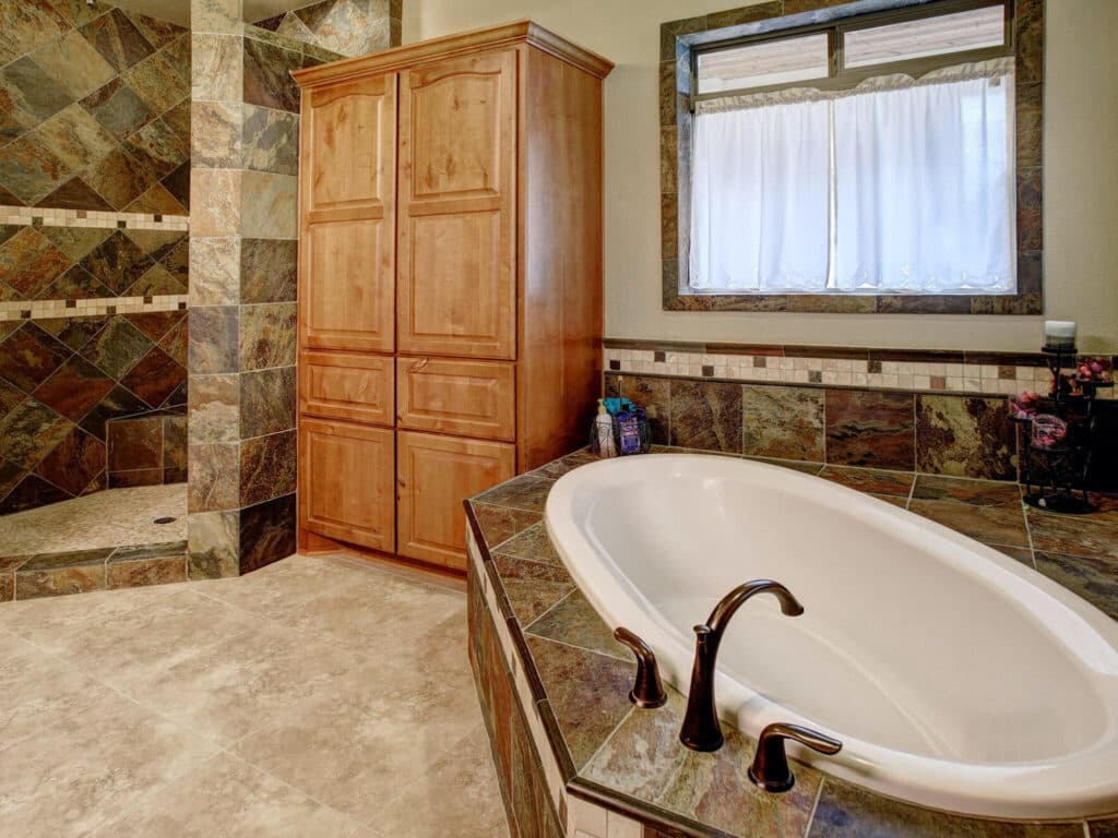 198 CR 310, Yoakum TX — public listing photo 7
