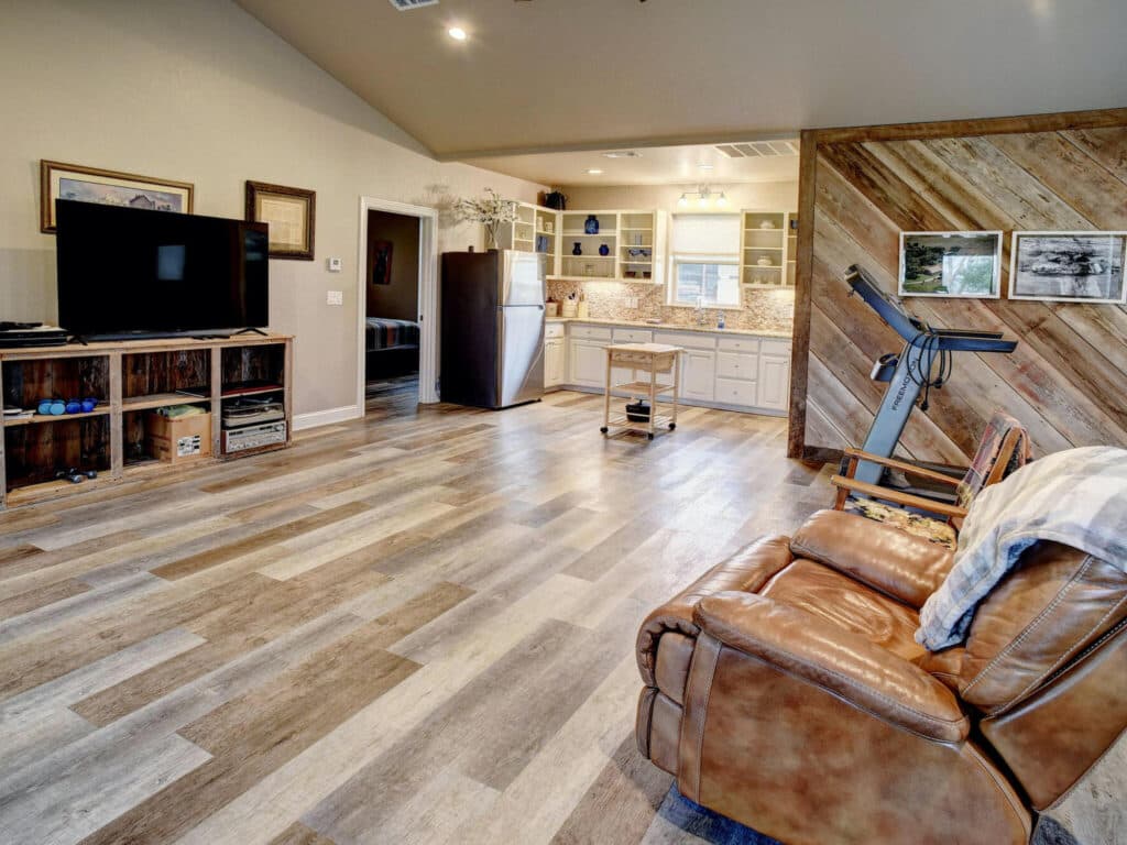 198 CR 310, Yoakum TX — public listing photo 19